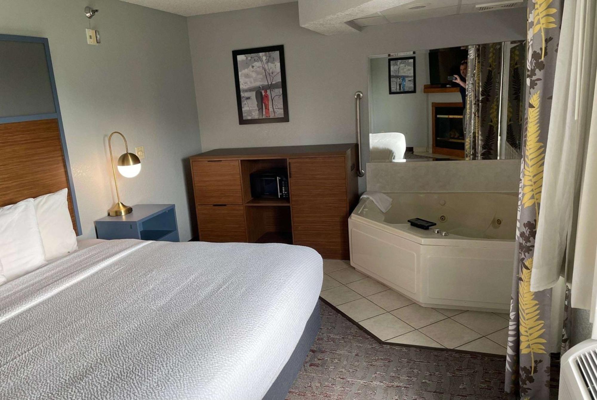 AmericInn by Wyndham Ankeny/Des Moines Eksteriør bilde