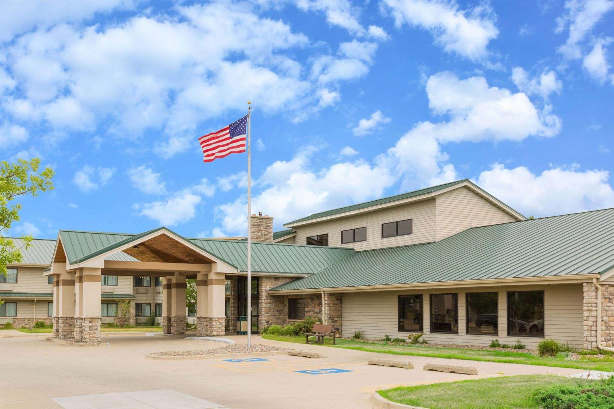 AmericInn by Wyndham Ankeny/Des Moines Eksteriør bilde